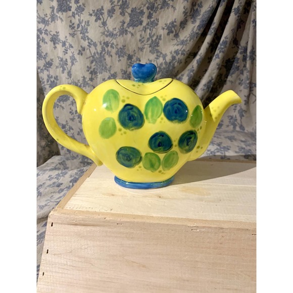 *CLEARANCE* Vintage Yellow Blue Green Heart Shaped Teapot - Picture 5 of 10